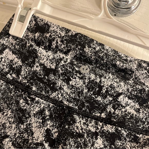 Lululemon wonder jacquard black white mist leggings - Picture 10 of 10